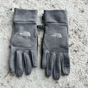 Women’s Northface winter gloves